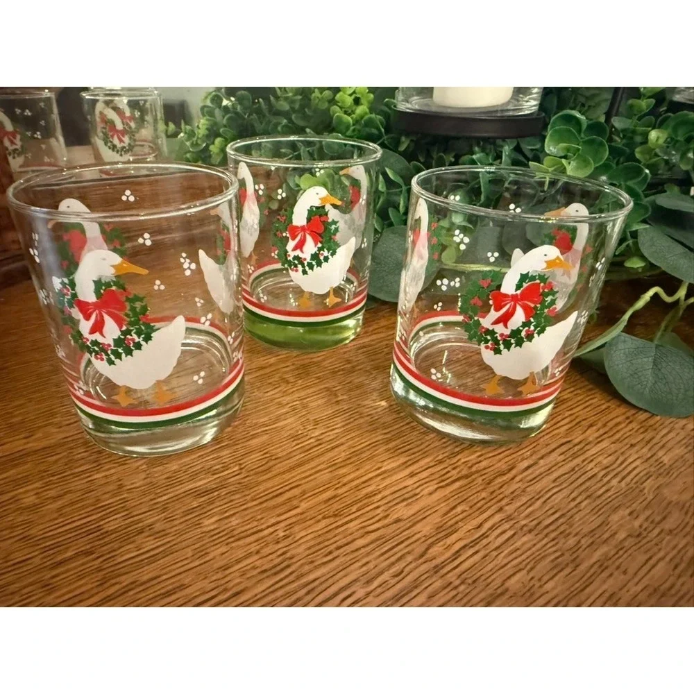Vintage Christmas Country Goose Glasses Set 3 Holiday Wreath Juice Tumblers RARE
